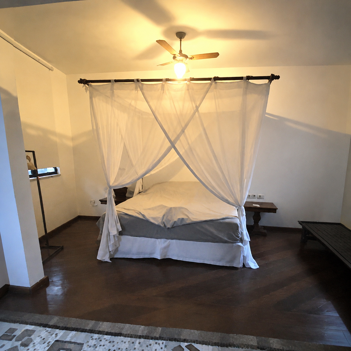 Bedroom with four-poster canopy bed
