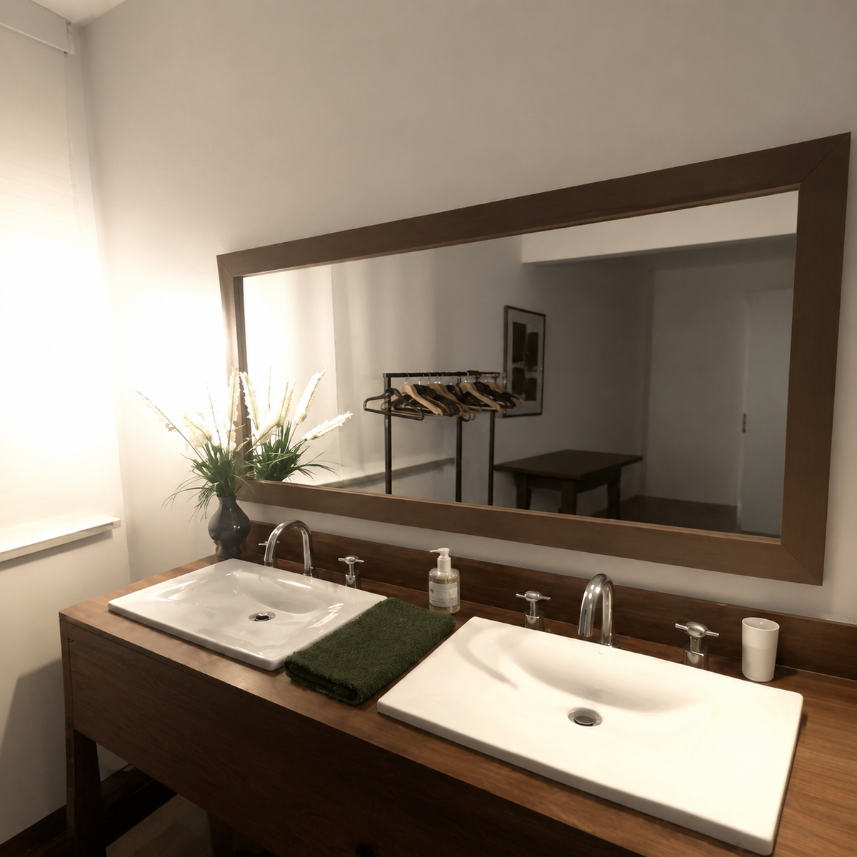 Ensuite double-sink vanity