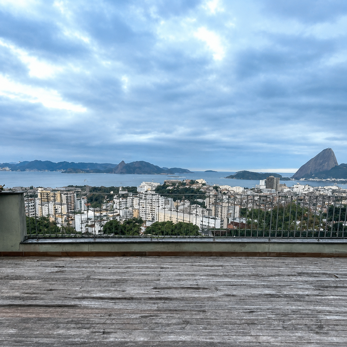 Rooftop terrace with Sugarloaf Mountain view
