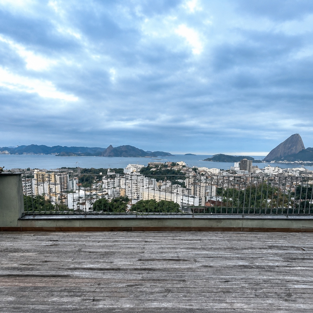 Rooftop terrace with view of Guanabara Bay and Sugarloaf
