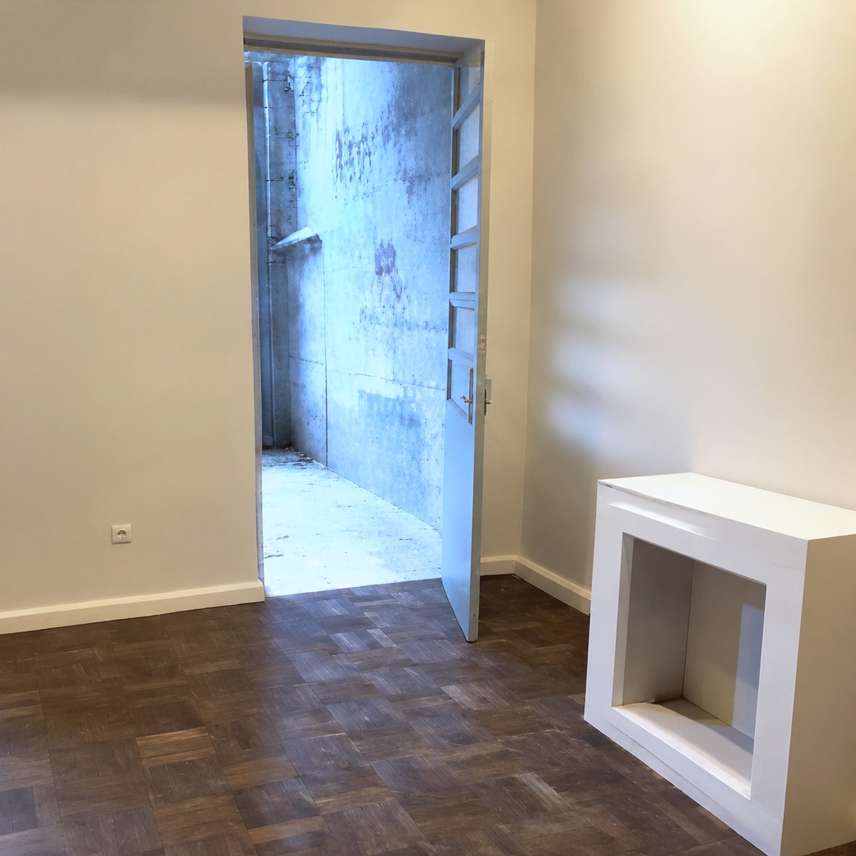 Doorway leading out to the balcony