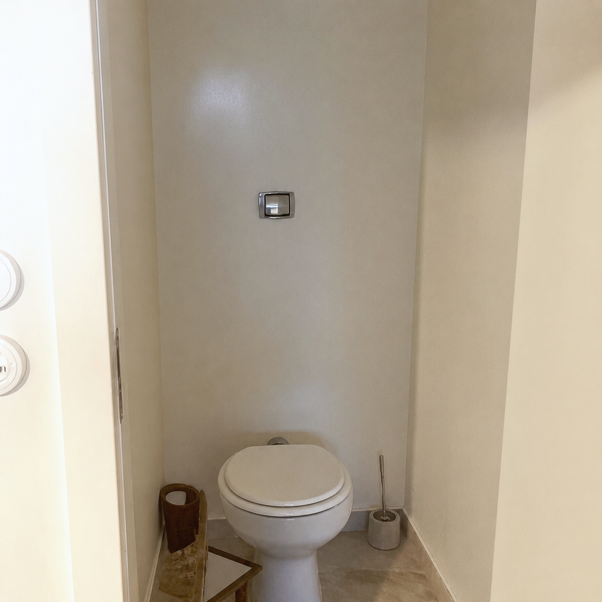 Separate toilet closet